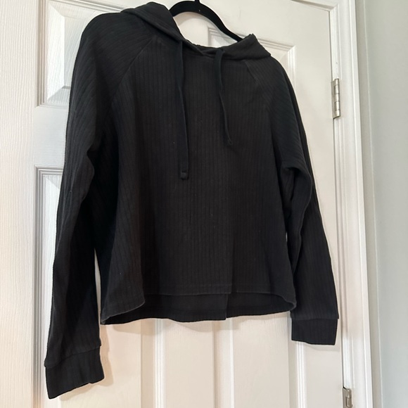 🩷 Danskin Cropped Black Hoodie- Medium - Picture 2 of 4